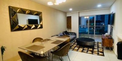 Apartamento en venta en unidad cerrada en los Alpes cerca a supermercados de cadena, parque principal, centros comerciales, universidades, rutas de transporte publico y servicios complementarios de la zona. Cuenta con salacomedor, pisos en porcelanato, tres habitaciones y dos baños, pisos en cerámica, estufa y calentador a gas, cocina integral y zona de ropas. La unidad cuenta con ascensores, gimnasio, salón comunal, parques infantiles, un parqueadero cubierto y planta eléctrica. Ademas vigilancia las 24 Horas. Inmueble sujeto a verificación de disponibilidad.