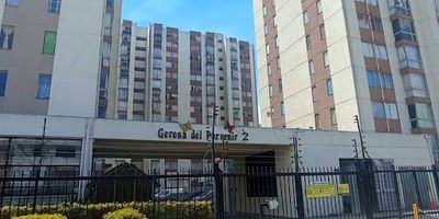 Espectacular apartamento de 48 m en Tierra Buena - Conjunto Residencial Gerona Porvenir 2. Ubicado en una excelente zona, con acceso directo por la CR 93, muy cerca del Centro Médico Ipanema, el colegio Los Alpes y tiendas D1 y Ara, cuenta con fácil acceso a transporte público. Este apartamento se encuentra en el piso 18, con ascensor y tiene una gran iluminación natural. Consta de una amplia sala comedor con excelente vista, cocina semiintegral, tres alcobas dos de ellas con clóset, un baño, zona de ropas y pisos en cerámica. La zona social incluye piscina, parque infantil, cancha de fútbol y zona BBQ. Para más información comuníquese al 320 374 5880 o al correo electrónico diana.cortesinmobiliariabogota.com. El equipo de Inmobiliaria Bogotá está comprometido en brindar una experiencia de vida excepcional a nuestros clientes desde el primer momento en que se unen a nuestra comunidad.
