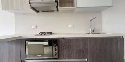 
Apartamento en arriendo Poblado sector de Ciudad del rio, a pocos minutos del centro comercial Premium plaza, clínica del prado, buenas vías de acceso a la unidad, hay variedad de comercio gastronómico como lo es mercado del rio y cuenta con diversas zonas comunes.
