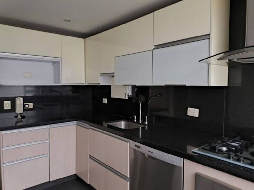 Casa de 3 alcobas en venta en Santa Barbara, Bogotá, 205 m² · foto 7 de 20