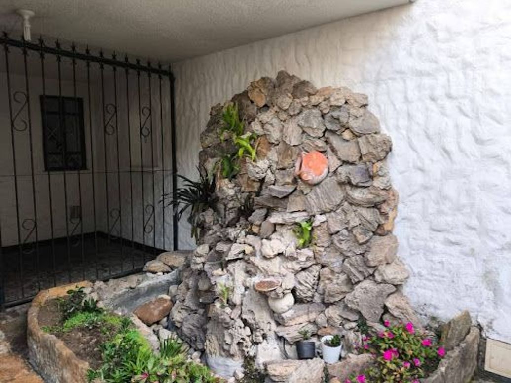 Casa de 3 alcobas en venta en Santa Barbara, Bogotá, 205 m² · foto 3 de 20