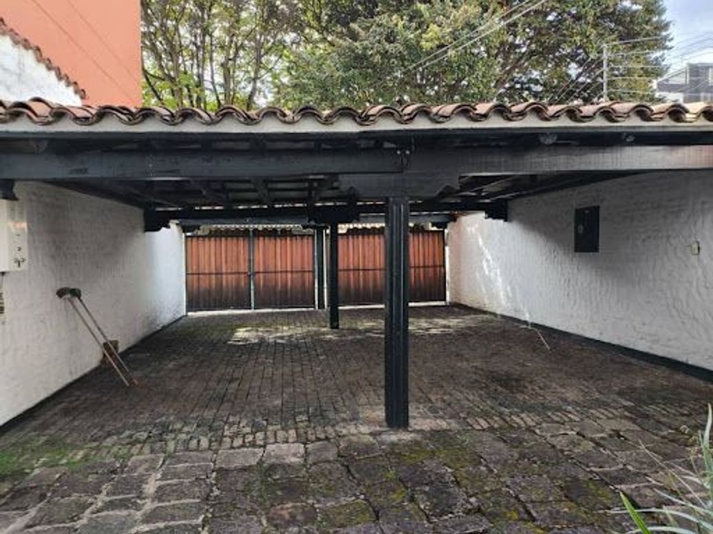 Casa de 3 alcobas en venta en Santa Barbara, Bogotá, 205 m² · foto 4 de 20