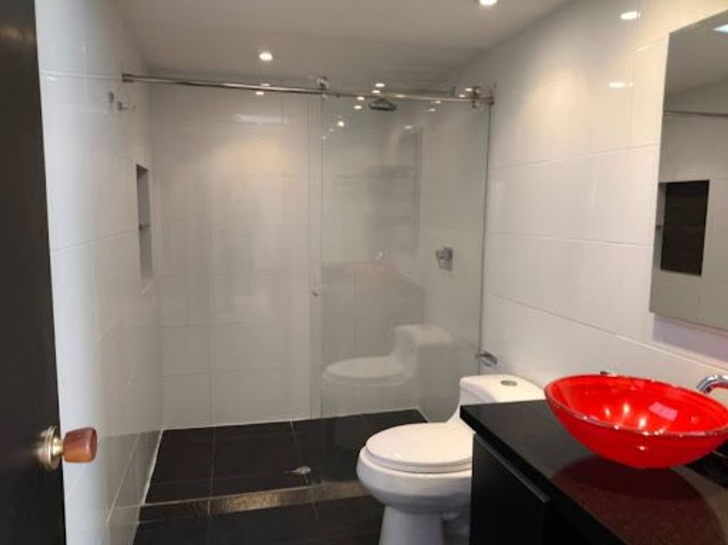 Casa de 3 alcobas en venta en Santa Barbara, Bogotá, 205 m² · foto 18 de 20