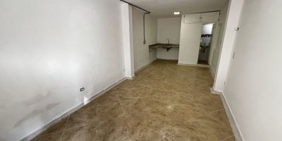 ARRIENDO LOCAL EN ENVIGADO SECTOR ATARDECER CUENTA CON, 1 baño , cocineta sencilla , con cercanías a rutas de transporte muy amplias