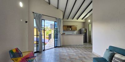  

Venta de Cabaña en Necoclí.
Ideal para quienes buscan tranquilidad, buena ubicación, hermosas playas, con excelentes comodidades, también puedes operarlo para rentas cortas y obtener un ingreso extra. 

 





 Área total: 580 m2
 Área construida: 200 m2
 Valor de Venta $ 450 millones
 Tres (3) alcobas
 Un (2) baño
 Sala-comedor
 Estrato
 Cocina integral
 Corredores amplios
 Piso en baldosa
 Zona para compartir en familia
 Impuesto 120.000 anual.
 
 
 
 
 
 
 
 
  
  
  
  
  
  
  


Ubicación privilegiada, a solo 10 minutos del parque principal de Necoclí y  a varias playas principales, se vende esta propiedad tal cual como se ve en las fotos completamente amoblado, funciona con aguas lluvias, pero en la vereda hay un pozo con la facilidad que en las temporada seca, se puede hacer llenado de tanques con un costo de $50.000, se recibe inmueble comercial o rentando como parte de pago.

 
