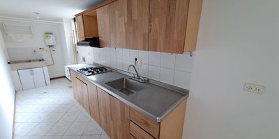 Apartamento de 95 M2, 3 Alcobas, closet,2 baños, salon comedor, cocina integral,red de gas,balcón amplio, parqueadero 
EDIFICIO 
CERCANIAS, cerca al hospital Manuel urbe angel