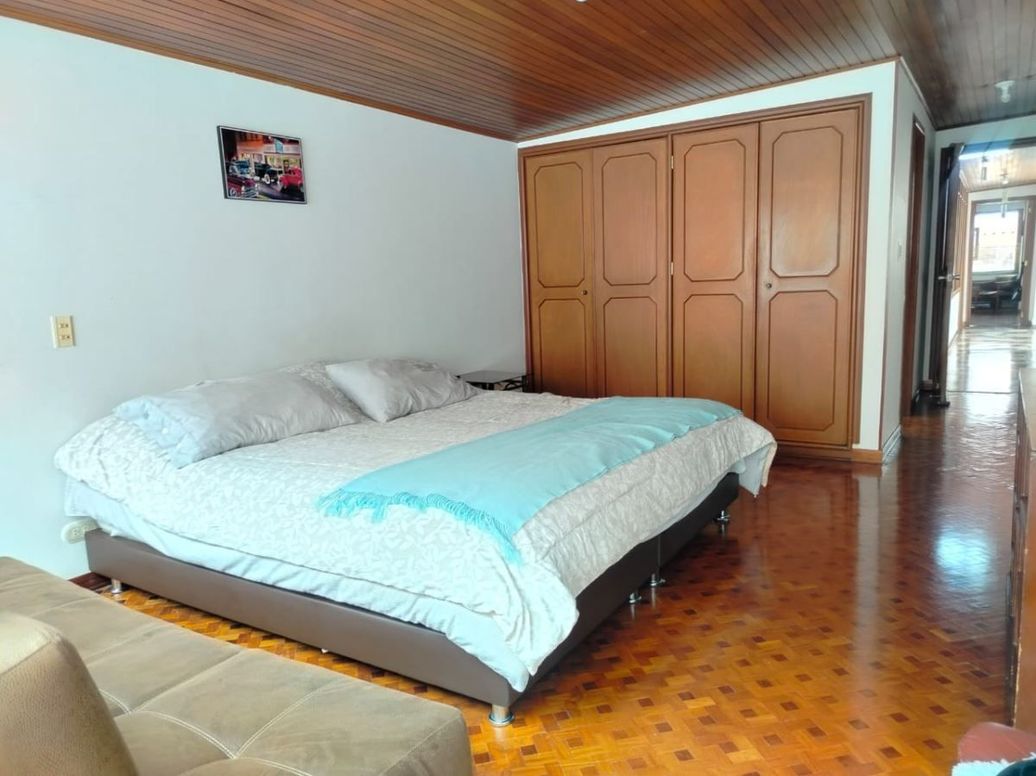 Casa de 6 alcobas en venta en Santa Bibiana, Bogotá, 612 m² · foto 19 de 20