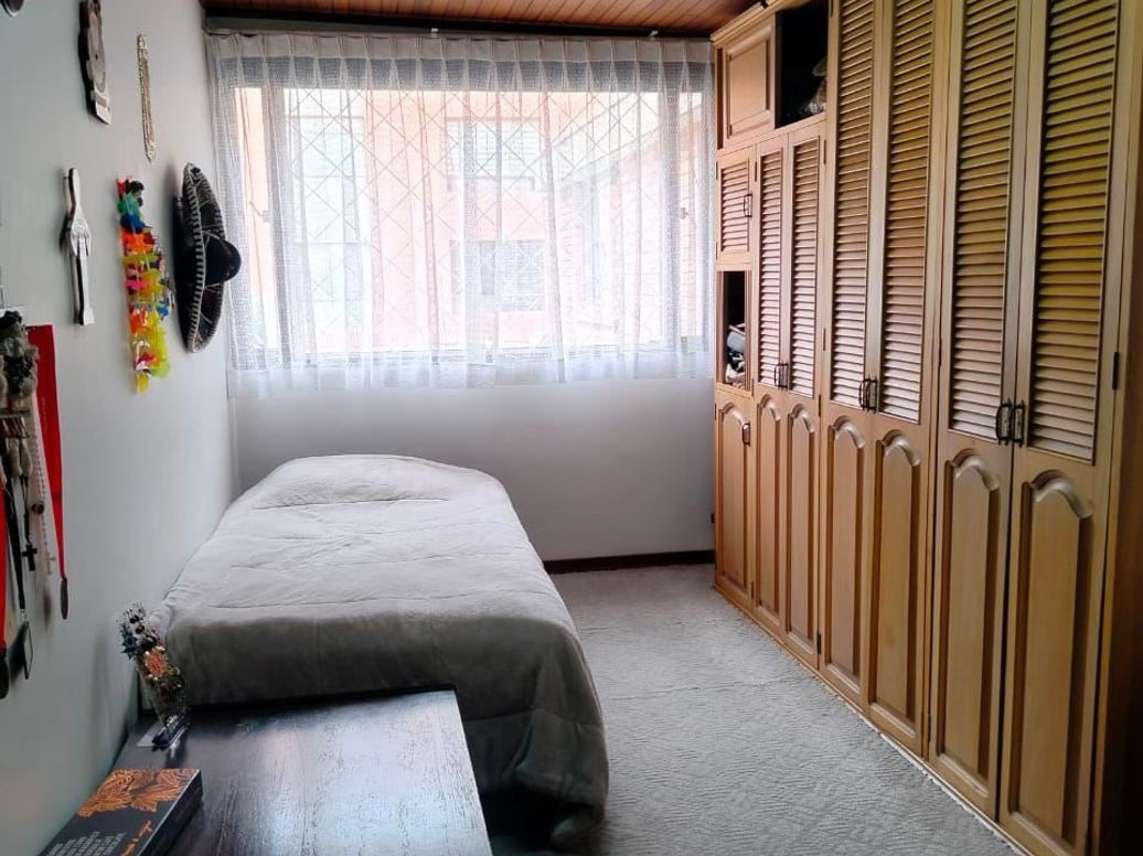 Casa de 6 alcobas en venta en Santa Bibiana, Bogotá, 612 m² · foto 10 de 20