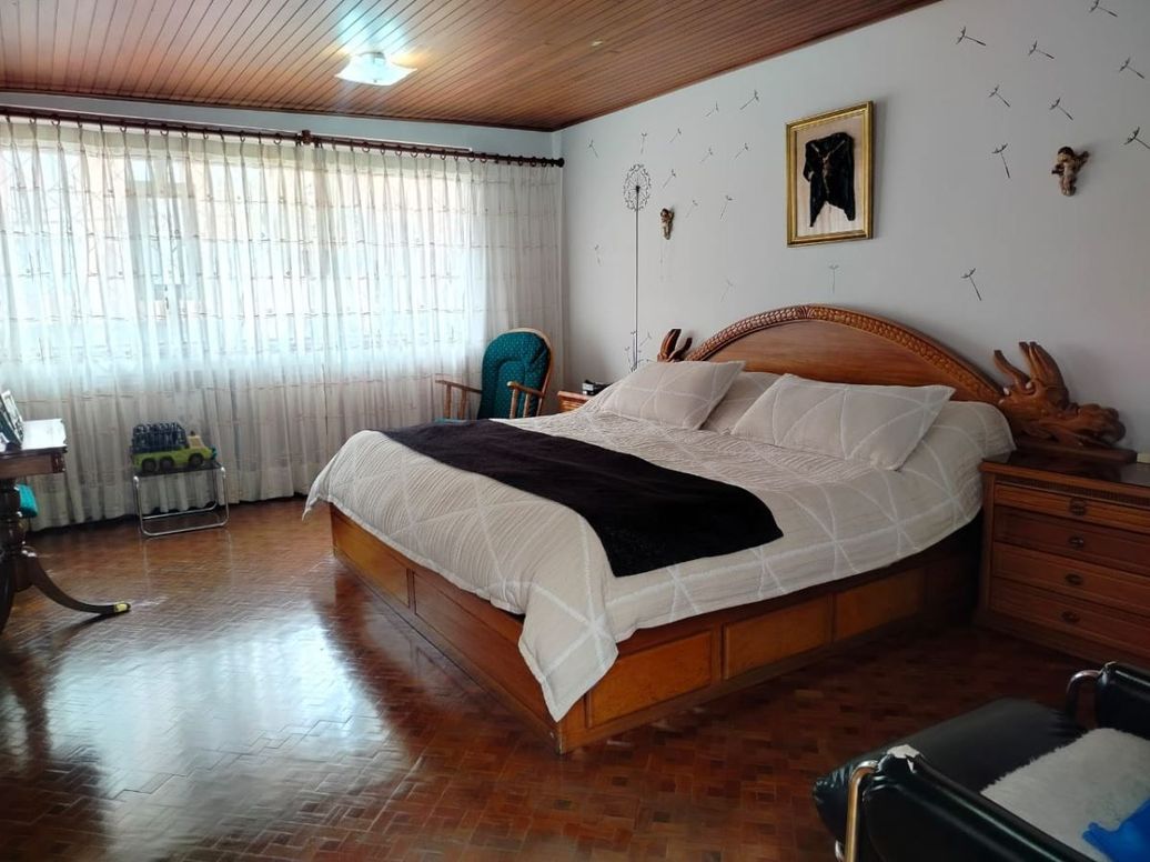 Casa de 6 alcobas en venta en Santa Bibiana, Bogotá, 612 m² · foto 12 de 20