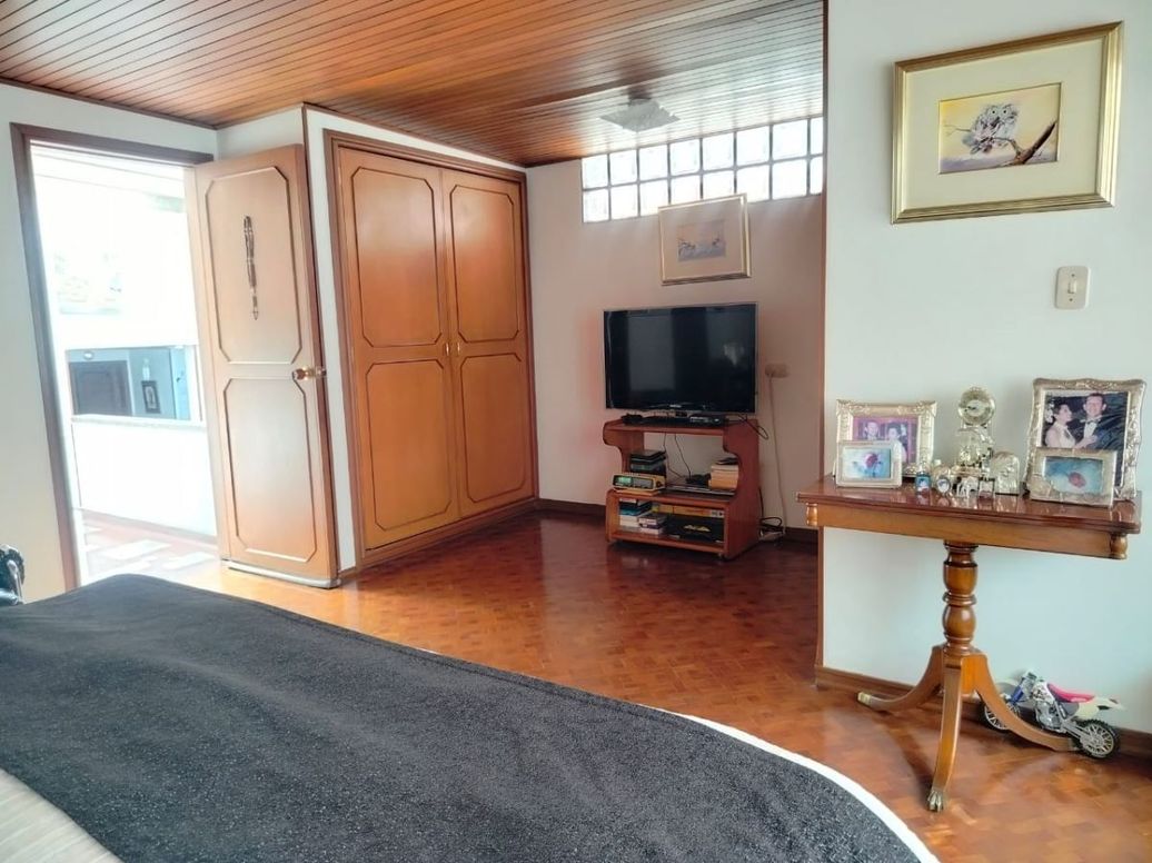 Casa de 6 alcobas en venta en Santa Bibiana, Bogotá, 612 m² · foto 11 de 20