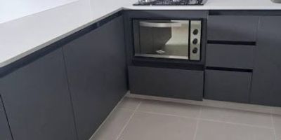 ¡Tu nuevo hogar te espera! Apartamento en arriendo de 70 m² en unidad cerrada completa

Disfruta de la comodidad y tranquilidad que te ofrece este hermoso apartamento de 70 metros cuadrados, ubicado en una unidad residencial cerrada con completas zonas comunes ideales para toda la familia.

 Características del inmueble:

2 alcobas cómodas

2 baños modernos

Sala-comedor con excelente iluminación

Cocina integral

Zona de ropas independiente

Parqueadero privado

 La unidad ofrece:

Seguridad 24/7

Piscina

Gimnasio

Salón social

Juegos infantiles

Zonas verdes

 Canon de arrendamiento: $2.500.000

Ubicado en una zona residencial tranquila y con excelente acceso a transporte, comercios y servicios.

 ¡Contáctanos y agenda tu visita hoy mismo! Este puede ser el hogar que estás buscando.