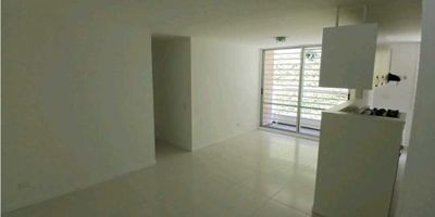 En Arriendo 

Apartamento en Envigado 

?Sector : La cuenca 

▪️?Metros : 70

▪️Estrato : 4

▪️Urbanización cerrada : Si

▪️Piso : 2

▪️Sala comedor 

▪️Cocina integral 

▪️Zona de ropas

▪️Alcobas : 3 

▪️Baños : 2

▪️ Parqueadero: si 

Precio :2’700.000
