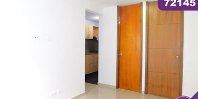 Apartamento en venta/arriendo en la ciudad de Barranquilla ubicado en el barrio Villa Carolina, en un edificio con vigilancia privada las 24 Horas y zonas sociales de entretenimiento, piscina, canchas deportivas, gimnasio, zona BBQ, salón comunal, el edificio cuenta con 11 pisos y el apartamento se encuentra ubicado en el piso 1, con un área aproximada de 52.14 mt2 , distribuidos en 2 habitaciones, 2 baños, sala comedor, cocina tipo integral, zona de labores y 1 parqueadero asignado, lado sombra, buena distribución en sus áreas con buenos y modernos acabados, es fresco y acogedor, su entorno es tranquilo, residencial con cómodas vías de acceso y facilidad al transporte publico cercano, sobre el sector puede encontrar, centro comercial Villa Carolina.