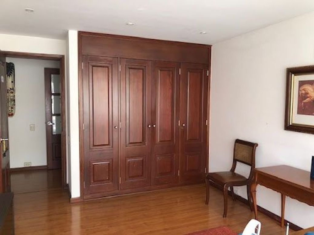 Apartamento de 3 alcobas en venta en Chico, Bogotá, 292 m² · foto 16 de 20
