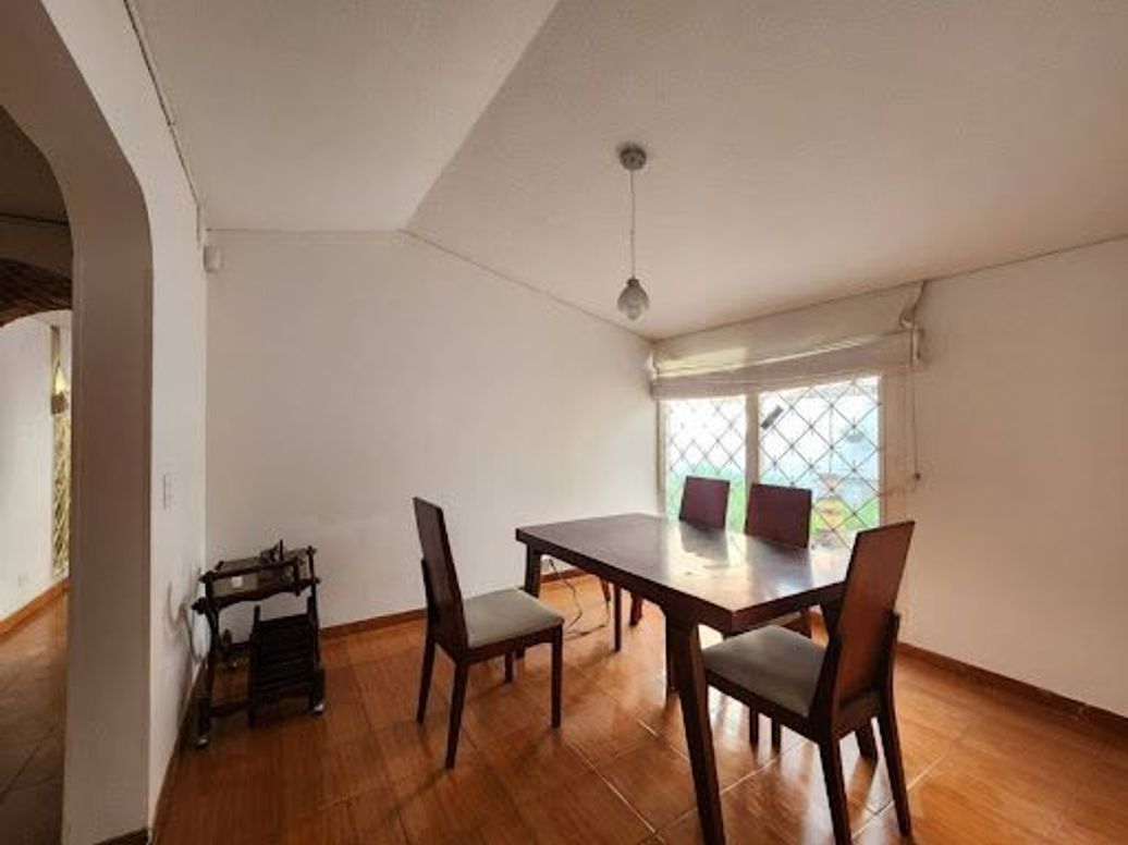 Casa de 5 alcobas en venta en Alhambra, Bogotá, 235 m² · foto 2 de 20