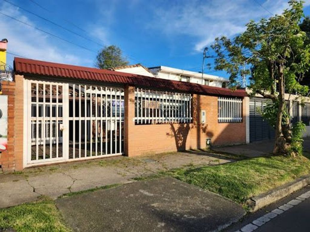 Casa de 5 alcobas en venta en Alhambra, Bogotá, 235 m² · foto 6 de 20