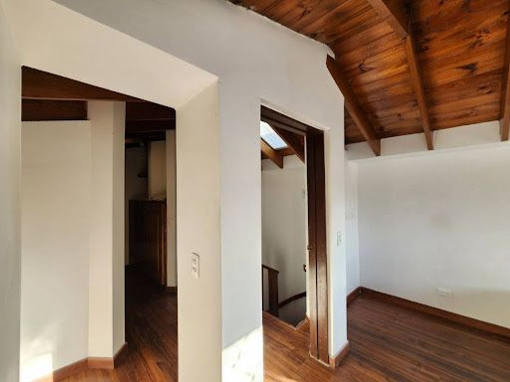 Casa de 5 alcobas en venta en Alhambra, Bogotá, 235 m² · foto 8 de 20
