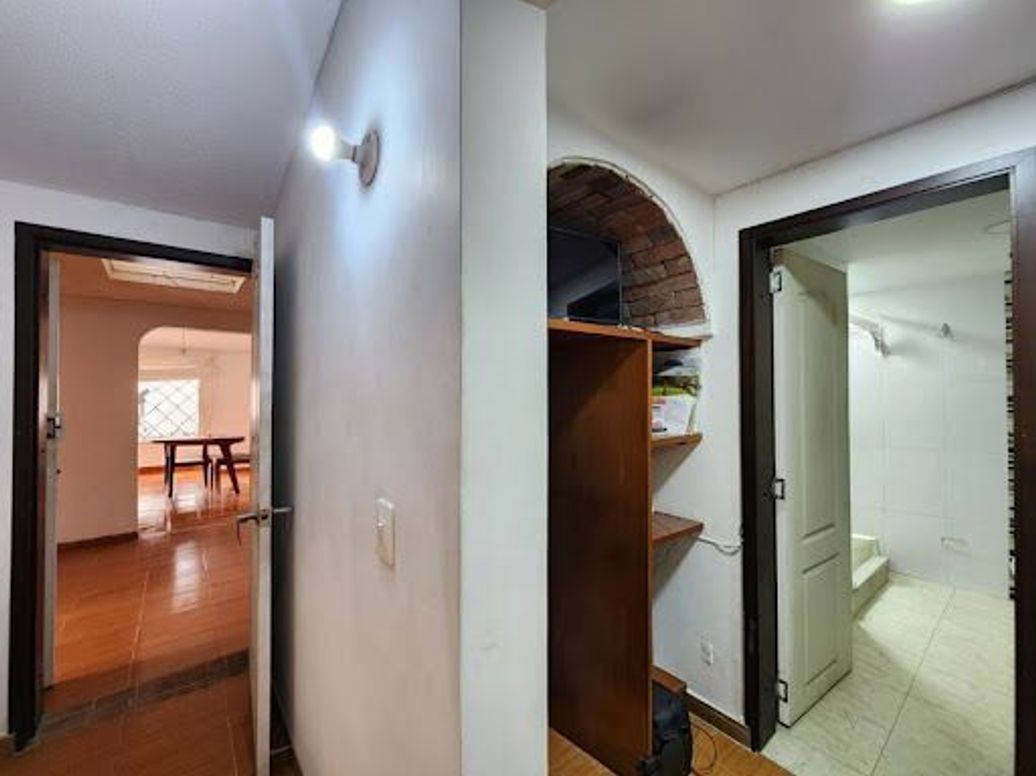 Casa de 5 alcobas en venta en Alhambra, Bogotá, 235 m² · foto 17 de 20