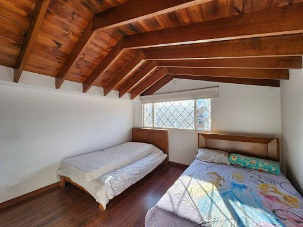 Casa de 5 alcobas en venta en Alhambra, Bogotá, 235 m² · foto 16 de 20