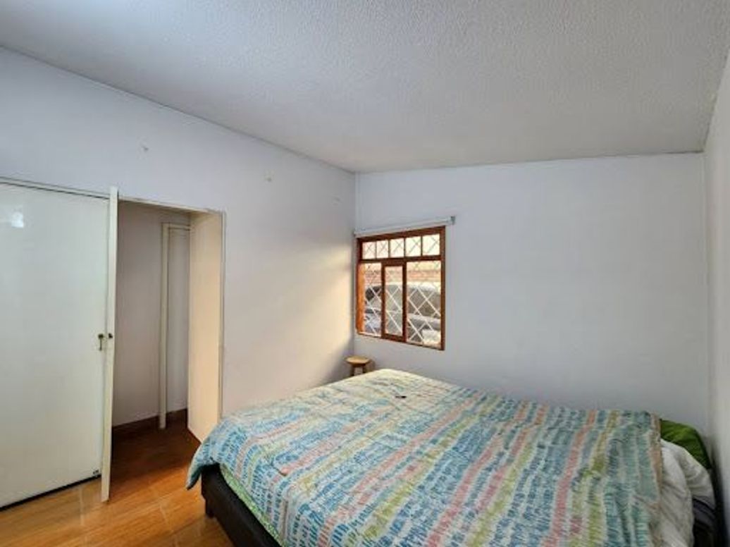 Casa de 5 alcobas en venta en Alhambra, Bogotá, 235 m² · foto 13 de 20