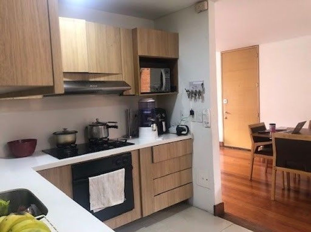 Apartamento de 3 alcobas en venta en El Refugio, Bogotá, 124 m² · foto 3 de 18