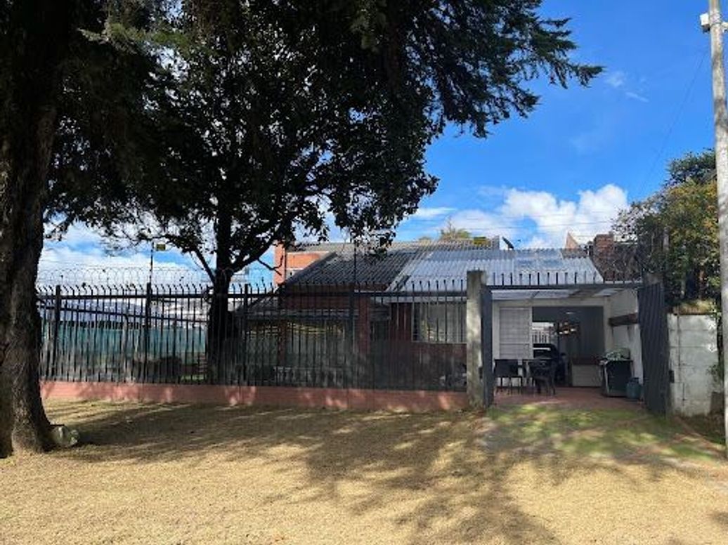 Casa de 4 alcobas en venta en Niza, Bogotá, 325 m² · foto 3 de 20