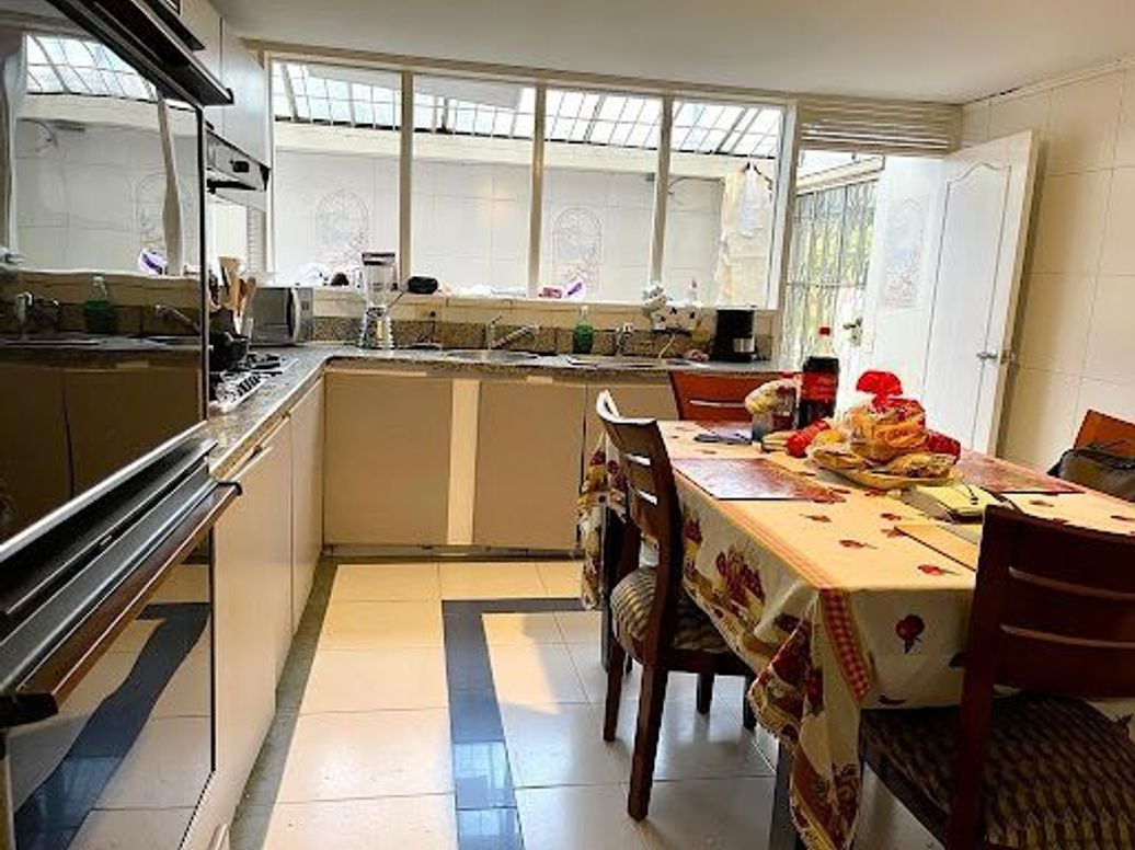 Casa de 4 alcobas en venta en Niza, Bogotá, 325 m² · foto 12 de 20