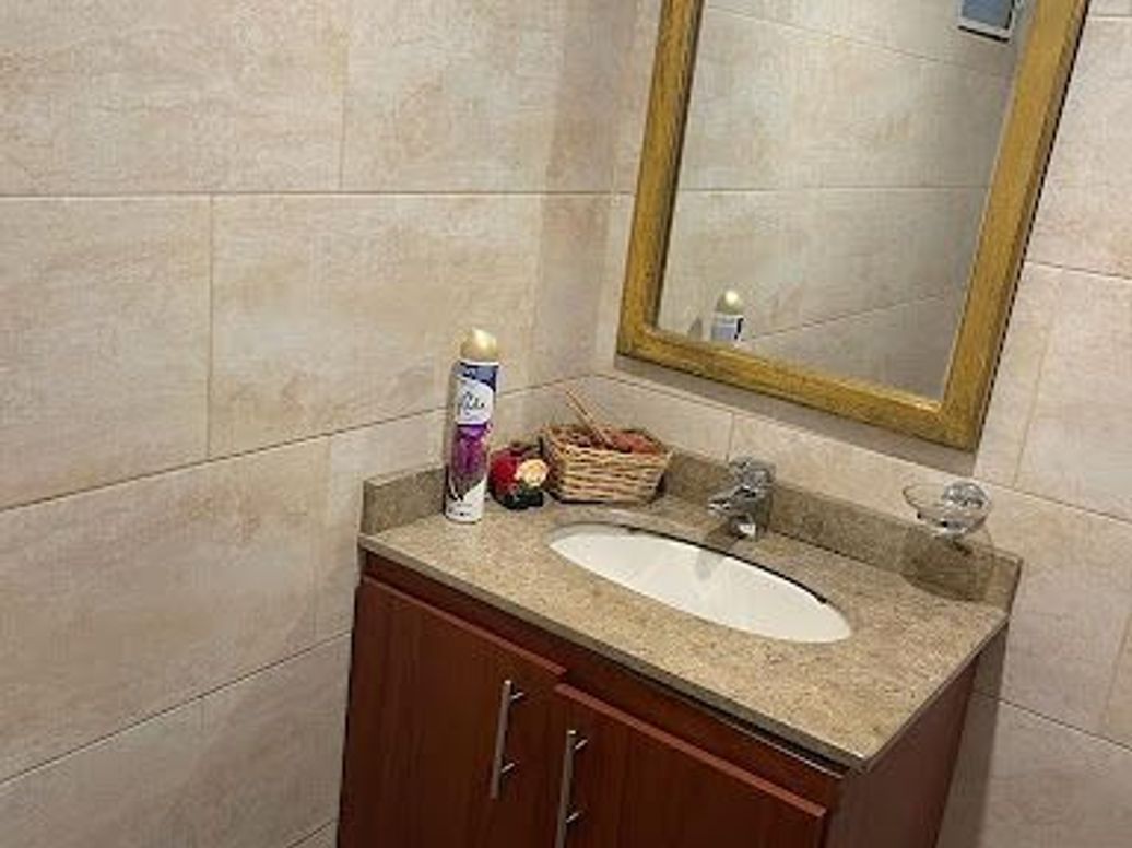 Casa de 4 alcobas en venta en Niza, Bogotá, 325 m² · foto 13 de 20