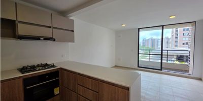 ¡Apartamento para estrenar cerca de sao Villa Carolina y buenavista en Barranquilla! Ubicado en piso alto con excelente vista y lado sombra. Cuenta con 3 habitaciones, 2 baños, cocina abierta, closets en cada alcoba y acabados modernos. Estrato 4. Conjunto cerrado con vigilancia privada, piscinas, gimnasio, parques infantiles y zonas verdes. Rodeado de ciclorrutas, parques y tranquilidad. ¡No durará mucho en el mercado! Contáctanos para más info y agenda tu cita.
