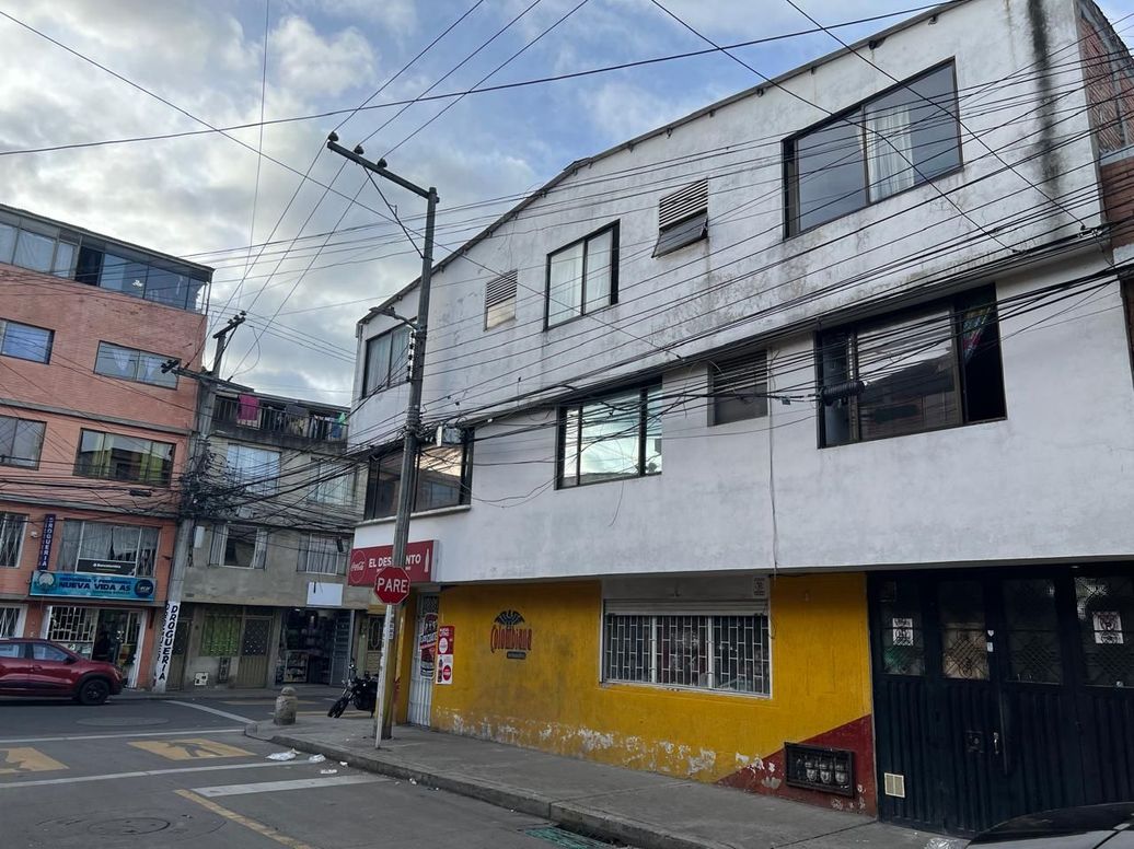 Casa de 6 alcobas en venta en Villa Dorado Norte, Bogotá, 507 m² · foto 2 de 20