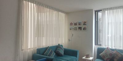 Oportunidad, excelente localizacion, combina comodidad, elegancia y una ubicación inmejorable. Su diseño acogedor y sus acabados de calidad hacen de este apartamento un lugar perfecto para vivir en familia o como inversión con gran proyección. Te invitamos a conocer este amplio apartamento de 3 habitaciones y 3 baños, con cuarto y baño de servicio. Sus 114 metros cuadrados de espacio,  muy bien distribuidos. Ubicado estratégicamente entre la Cra. 9 y 11, tendrás fácil acceso a transporte, centros comerciales, restaurantes y todo lo que necesitas para disfrutar de un estilo de vida sofisticado y práctico.  Sus amplias áreas y acabados crean un ambiente acogedor y moderno. Contáctanos y agenda tu cita.Oportunidad única en una de las mejores zonas de la ciudad.