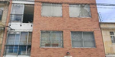 [VEN] ID HOUM: 159578

En Houm te ayudamos de forma fácil y segura. Los beneficios de comprar con nosotros:
    • Te ayudamos a conseguir financiamiento a través de una asesoría personalizada
    • Mediación y seguimiento de todo el proceso
    • Ponemos a tu disposición profesionales en notariado, registro y asesoría jurídica
¡Solo te preocupas de las firmas!

Departamento en venta, ubicado en el barrio Ciudad Berna, Ciudad Jardín, con una superficie construida de 62.00 m² y superficie total de 62.00 m². 

Sus principales características son:

    • 3 dormitorios
    • 2 baños
    • Admite mascotas
    • 1 parqueadero
    • Año de construcción: 2014
            
Además, el inmueble cuenta con las siguientes amenidades:

    • Zona de juegos

Si compras con nosotros, te brindamos asesoría personalizada durante todo el proceso.
Más que una inmobiliaria, somos Houm.
*Aplican T&C