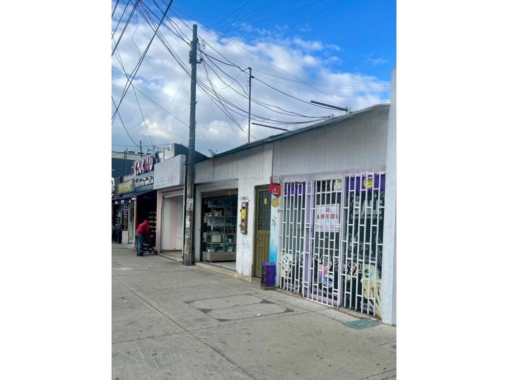 Casa de 3 alcobas en venta en Modelia, Bogotá, 258 m² · foto 4 de 6