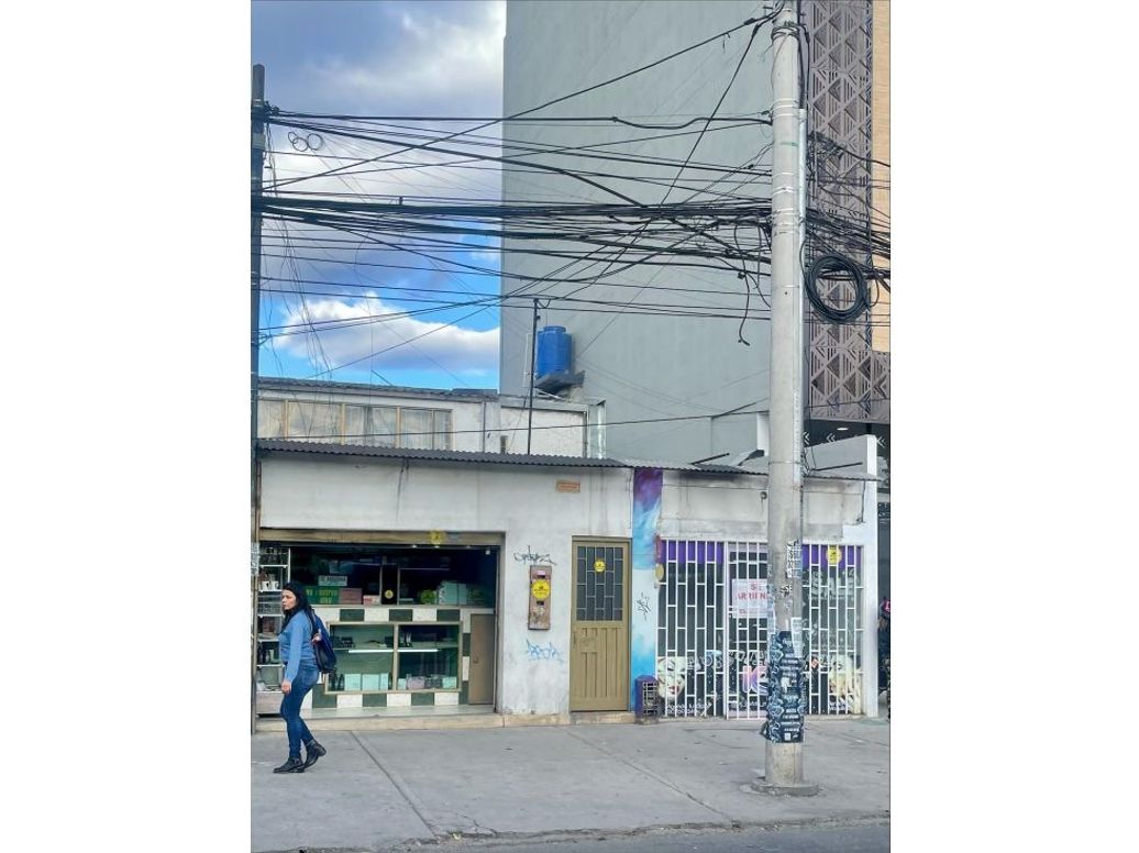 Casa de 3 alcobas en venta en Modelia, Bogotá, 258 m² · foto 2 de 6