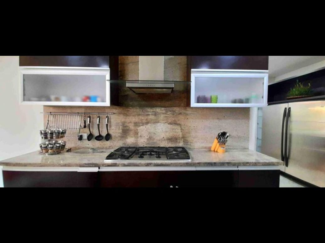 Apartamento de 3 alcobas en venta en Los Rosales, Bogotá, 300 m² · foto 15 de 20