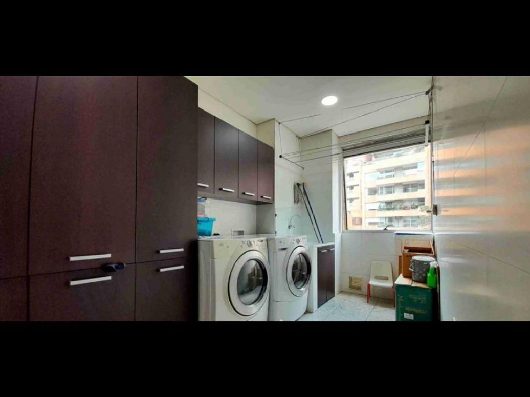 Apartamento de 3 alcobas en venta en Los Rosales, Bogotá, 300 m² · foto 10 de 20