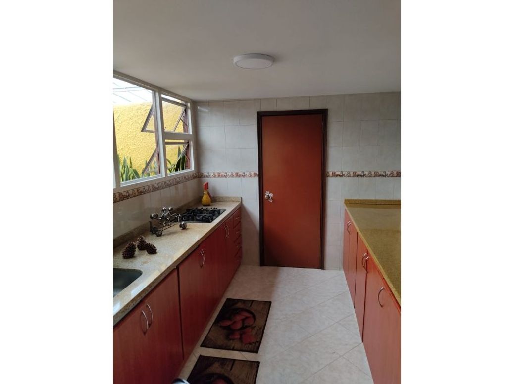 Casa de 9 alcobas en venta en Nicolas De Federman, Bogotá, 385 m² · foto 13 de 17