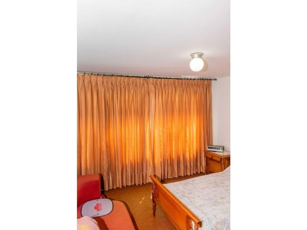 Casa de 6 alcobas en venta en Santa Barbara, Bogotá, 250 m² · foto 3 de 17