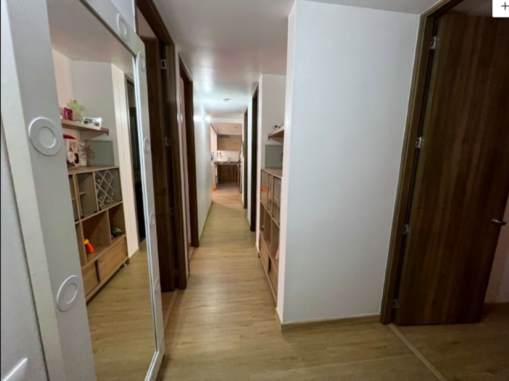 Apartamento de 3 alcobas en venta en Ub. Arboral, Bogotá, 77 m² · foto 2 de 20
