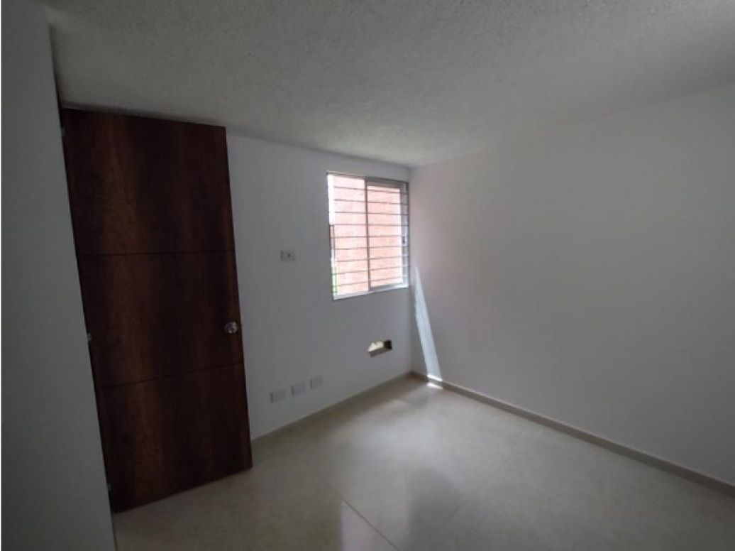 Apartamento de 3 alcobas en venta en Fontibón, Bogotá, 48 m² · foto 2 de 18