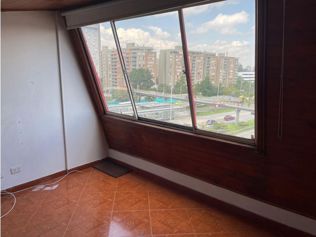 Apartamento de 3 alcobas en venta en Normandía, Bogotá, 77 m² · foto 2 de 11