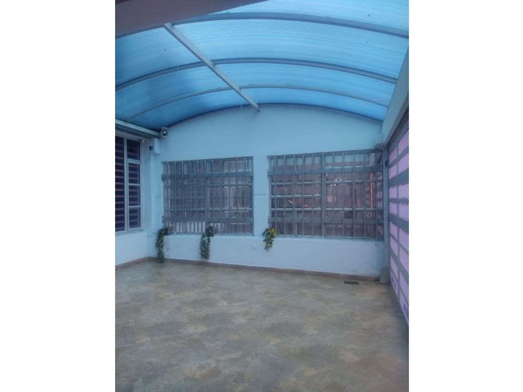 Casa de 5 alcobas en venta en Modelia, Bogotá, 351 m² · foto 7 de 20