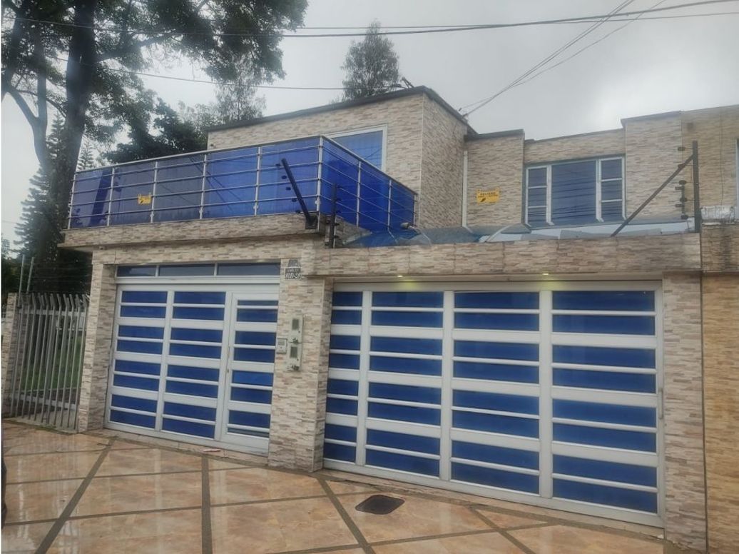 Casa de 5 alcobas en venta en Modelia, Bogotá, 351 m² · foto 2 de 20