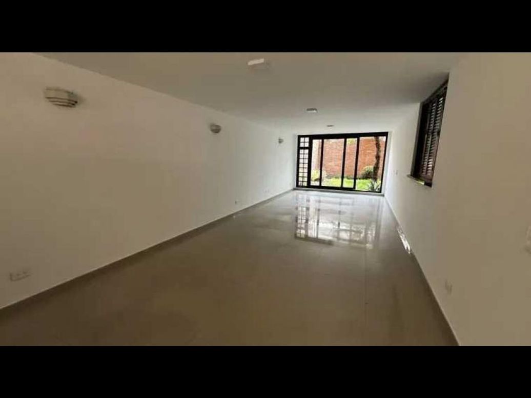 Casa de 4 alcobas en venta en El Contador, Bogotá, 434 m² · foto 3 de 11