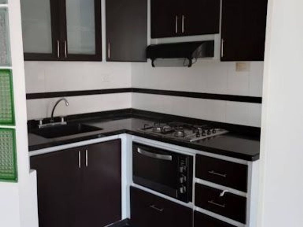 Apartamento de 3 alcobas en venta en Ciudad Kennedy Central, Bogotá, 76 m² · foto 7 de 16