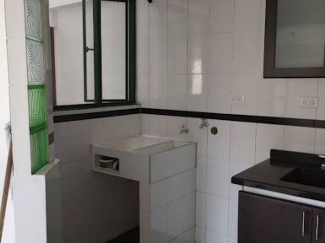Apartamento de 3 alcobas en venta en Ciudad Kennedy Central, Bogotá, 76 m² · foto 4 de 16