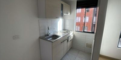 Apartamento de 46 m2 cuenta con sala comedor, cocina integral, zona de ropas de independiente, 2 alcobas, 2 baños. 

El conjunto cuenta con salón social, gimnasio, zona coworking, salón de juegos, zonas verdes, zona BBQ, parque infantil.

Cerca del Centro Comercial Centro Chia, Fontanar, Universidad de la Sabana, Av pradilla.

Canon con administración $1.350.000  
