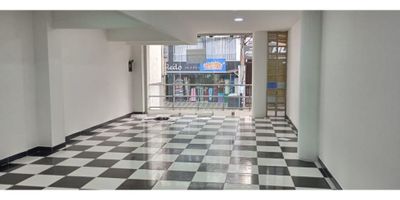 Local Comercial en Arriendo en el Centro de Villamaría

Oportunidad para posicionar tu negocio en este espectacular local de 200 m2, ubicado en el corazón de Villamaría. Ideal para empresas que buscan un espacio amplio, iluminado y con una ubicación central inmejorable, cerca del parque principal.

 

Descripción de la propiedad

Ubicado en un segundo piso, este local cuenta con un amplio salón principal con pisos en cerámica y una excelente vista panorámica. Dispone de dos baños independientes para hombres y mujeres, y una cocineta sencilla para mayor comodidad.

El espacio se encuentra listo para ocupar de manera inmediata y cuenta con acceso para personas con movilidad reducida y planta eléctrica.

 

Descripción del entorno y acceso

Situado sobre una vía principal en la zona más comercial de Villamaría, el local garantiza un alto flujo de personas. Tiene excelentes rutas de acceso y se beneficia de la cercanía al parque principal y a múltiples rutas de transporte público.

 

Contáctanos

Si buscas un lugar estratégico y listo para tu negocio, escríbenos a nuestro WhatsApp. Agenda una visita y aprovecha esta oportunidad de arrendamiento inmediato.


 
