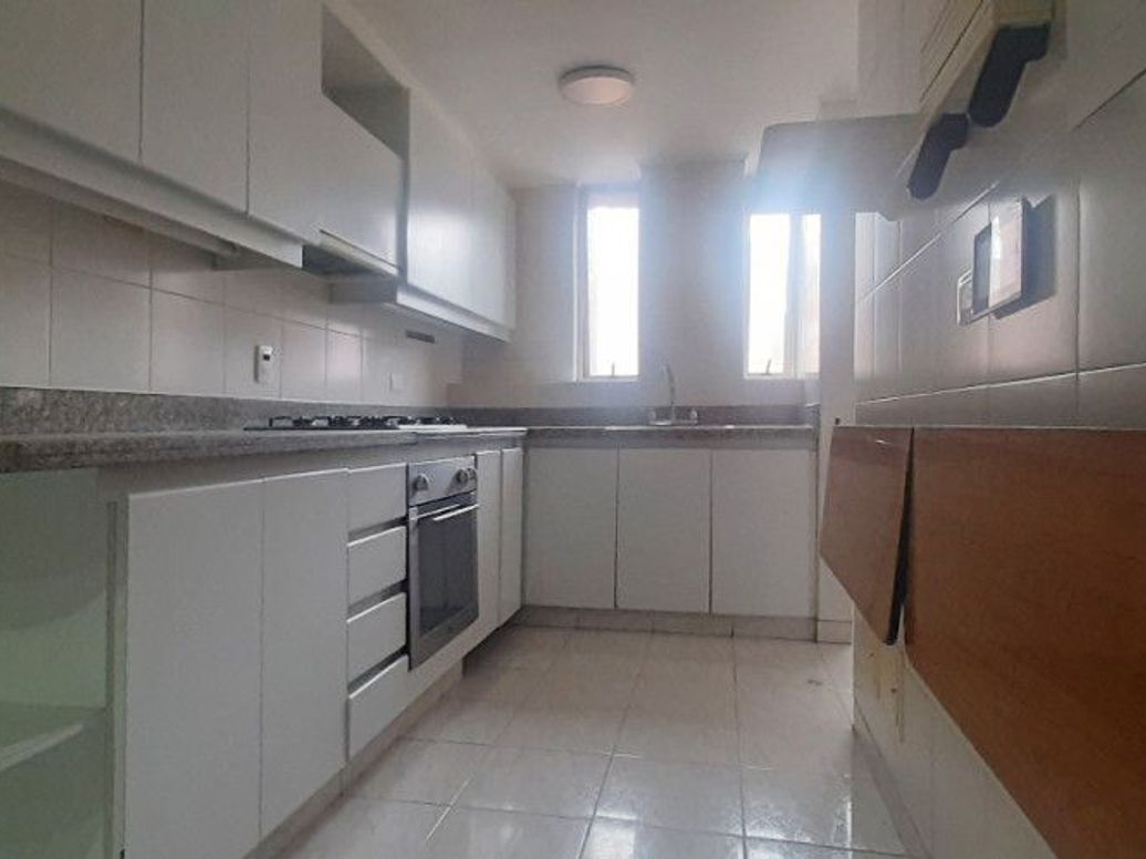 Apartamento de 3 alcobas en venta en Escuela De Infantería, Bogotá, 170 m² · foto 4 de 18