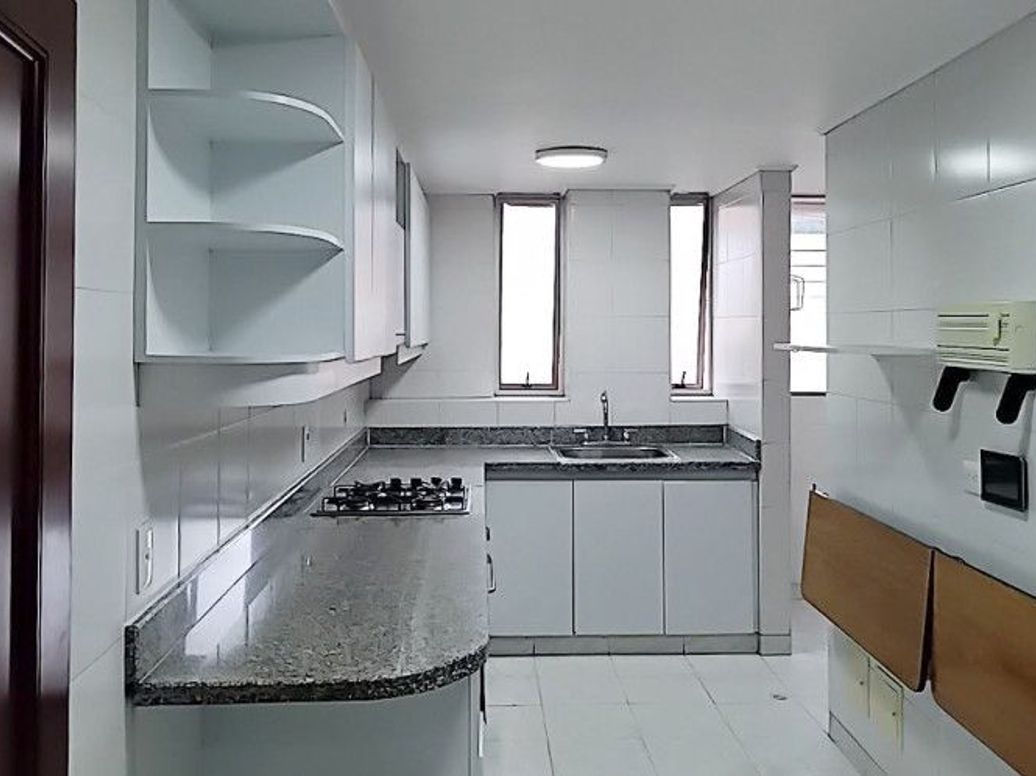 Apartamento de 3 alcobas en venta en Escuela De Infantería, Bogotá, 170 m² · foto 5 de 18
